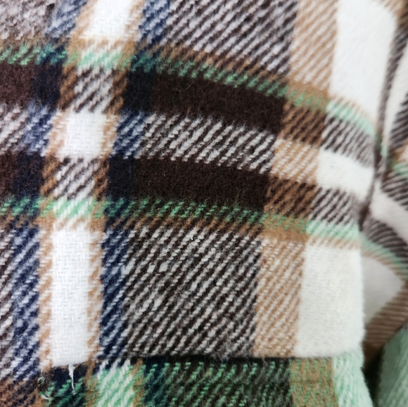 Adele B. Plaid Cropped Shacket - Picture 4 of 14